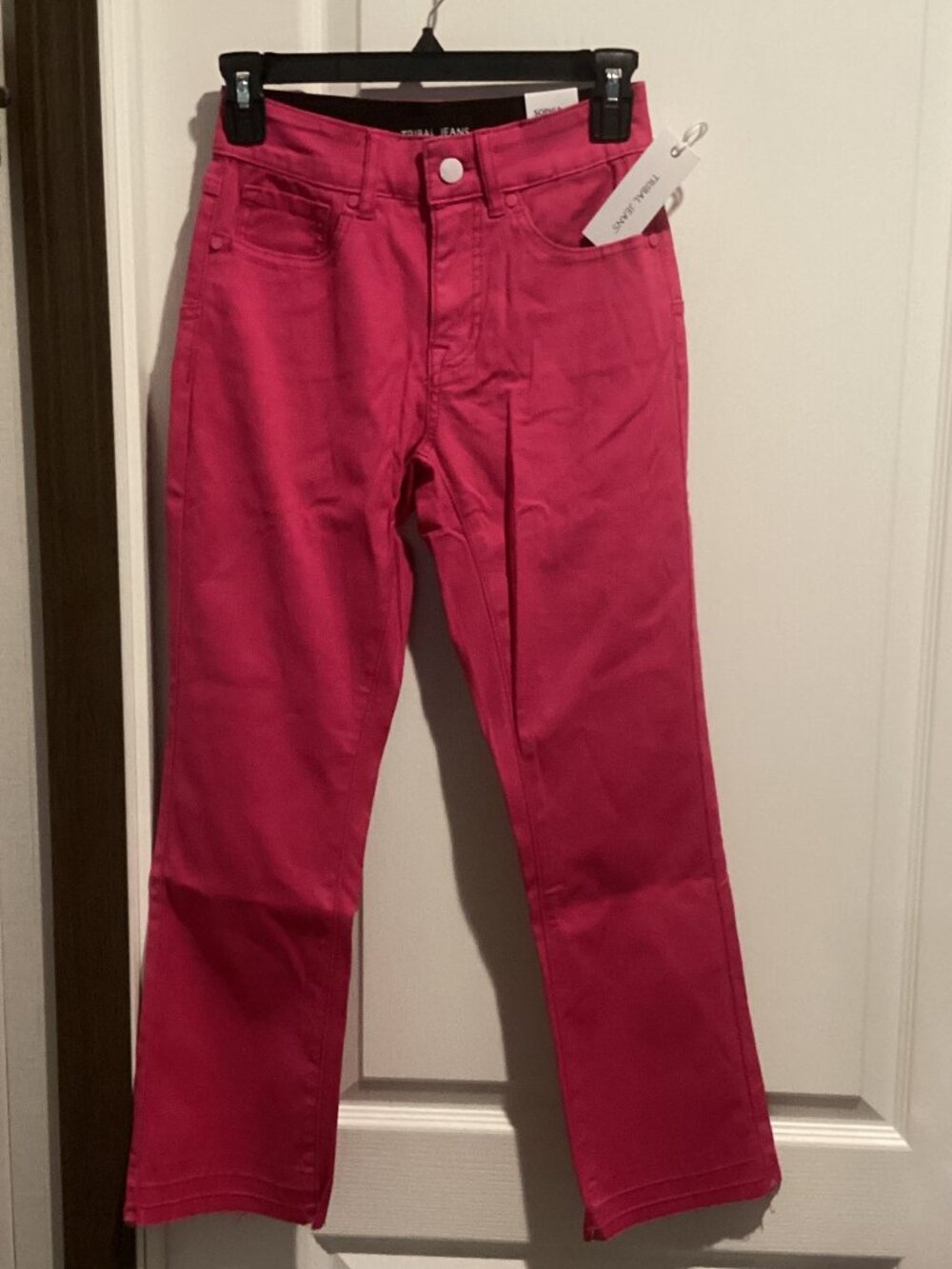 NWT Women's Tribal "Sophia" Pink Curvy Comfort Stretch Slim Crop Jeans - Size 00
